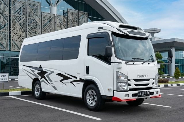 Sewa Isuzu Elf Long Minibus di Yogyakarta